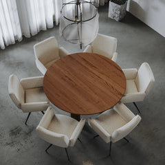 Ronde eiken eettafel in de kleur Cocoa, massief eiken blad