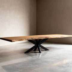Boomstam eettafel van Tali hout, 330 x 100 cm, blad uit één stuk massief hout